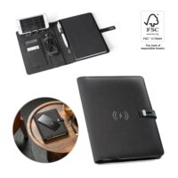 EMERGE A5 FOLDER. Porte documents A5 en 300D polyester recyclé (100% rPET) avec chargeur sans fil